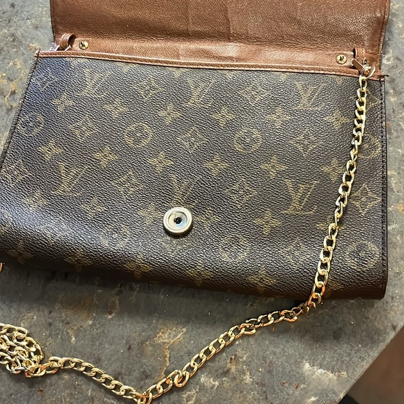 Louis Vuitton clutch/wristlet with unbranded crossbody chain - Picture 6 of 14